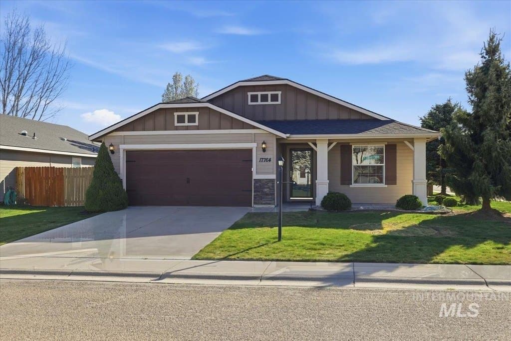 3 bedroom house for sale at 17764 Quiet Springs Ave Nampa 83687 - $409,900