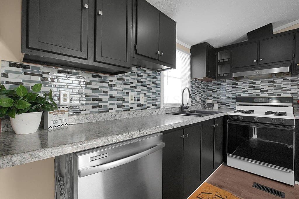 3 bedroom house for sale at 36 West St Caledonia - $28,400