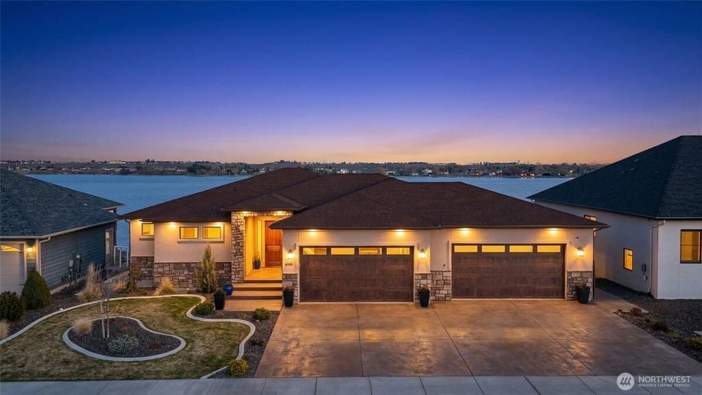 3 bedroom house for sale at 4065 NE Edwards Dr Moses Lake 98837 - $886,950