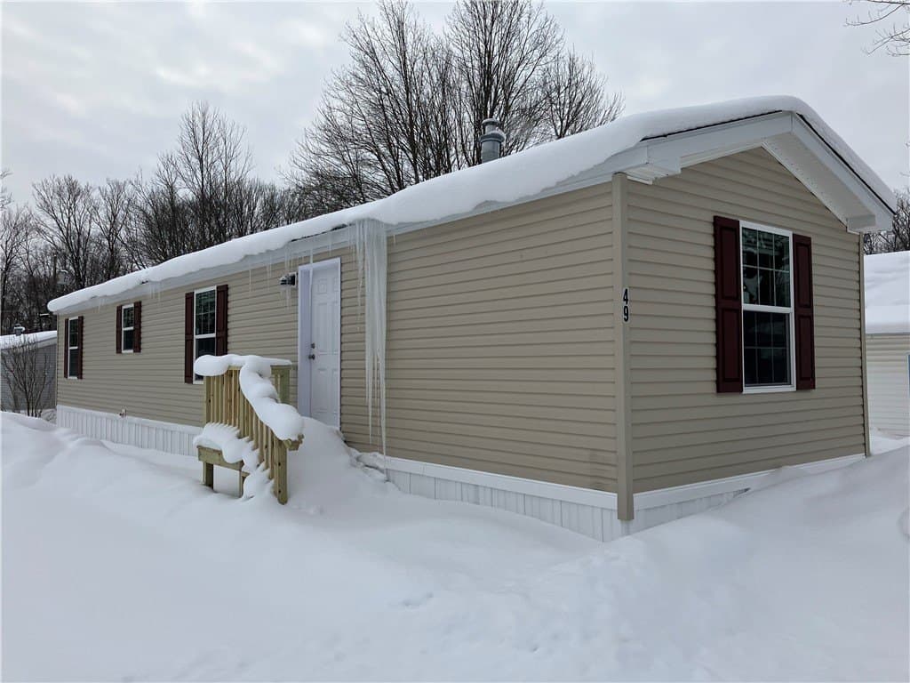 2 bedroom mobile home for sale at 49 Lisa Ter Central Square - $59,900