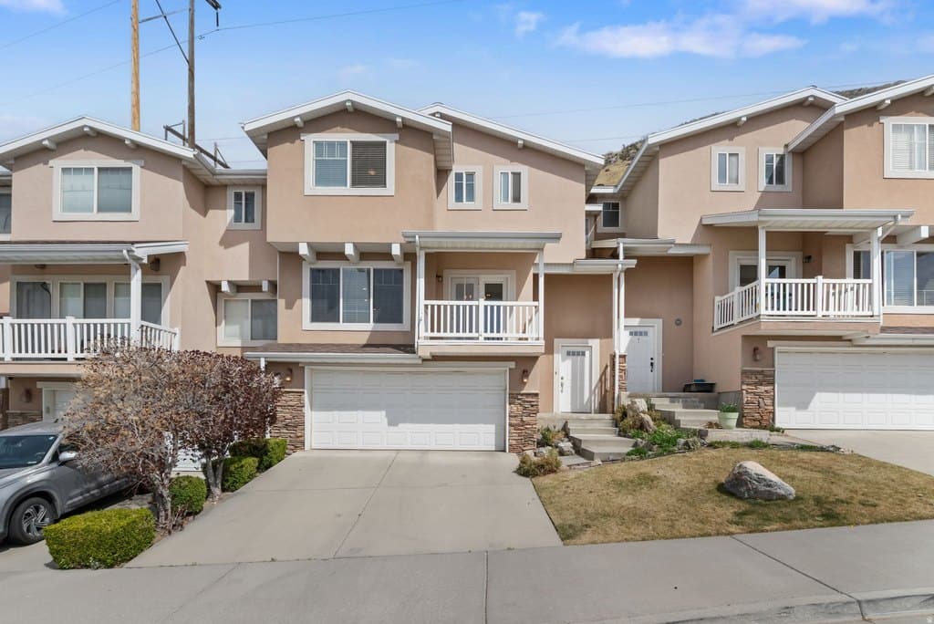 3 bedroom townhouse for sale at 1311 S Alpine Loop Provo - $405,000