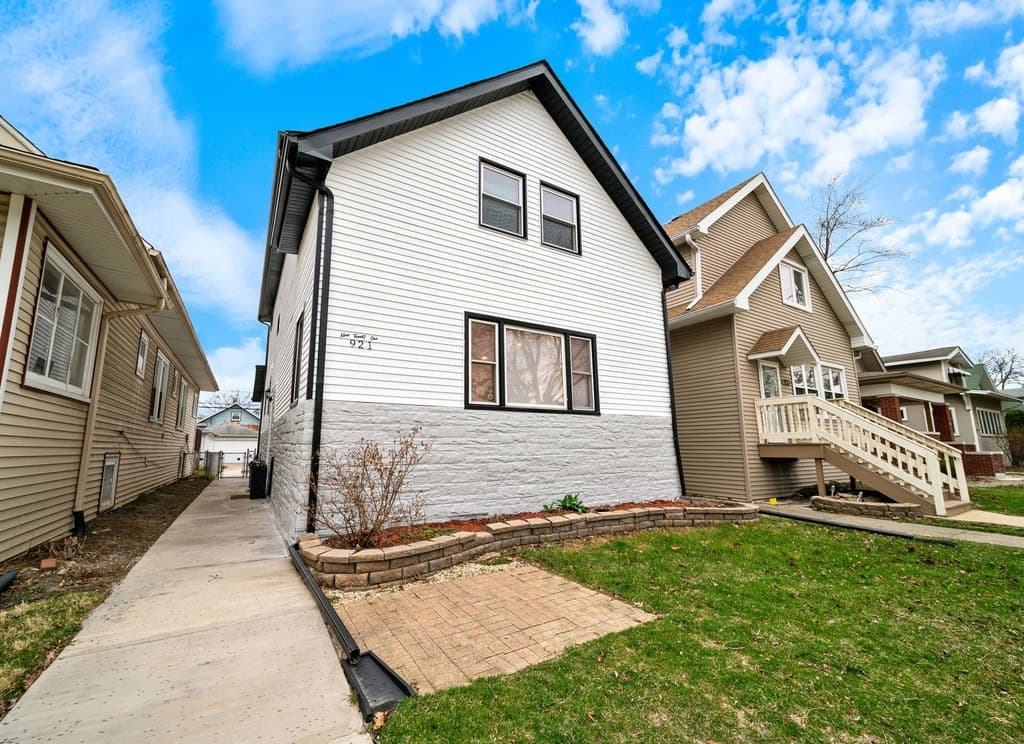 4 bedroom house for sale at Address unavailable Oak Park 60302 - $699,900