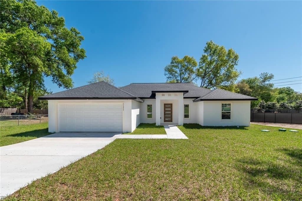 3 bedroom house for sale at 11375 SE 74th Ave Belleview - $284,900