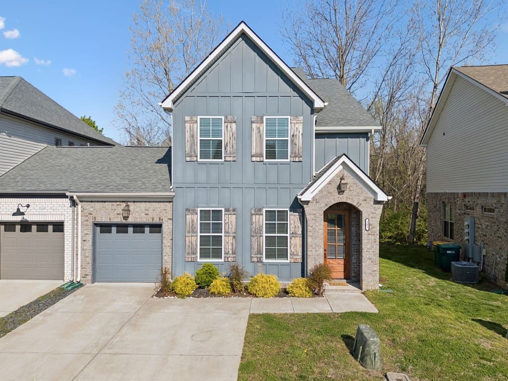 4 bedroom townhouse for sale at 103 Bellagio Villas Dr Spring Hill 37174 - $420,000
