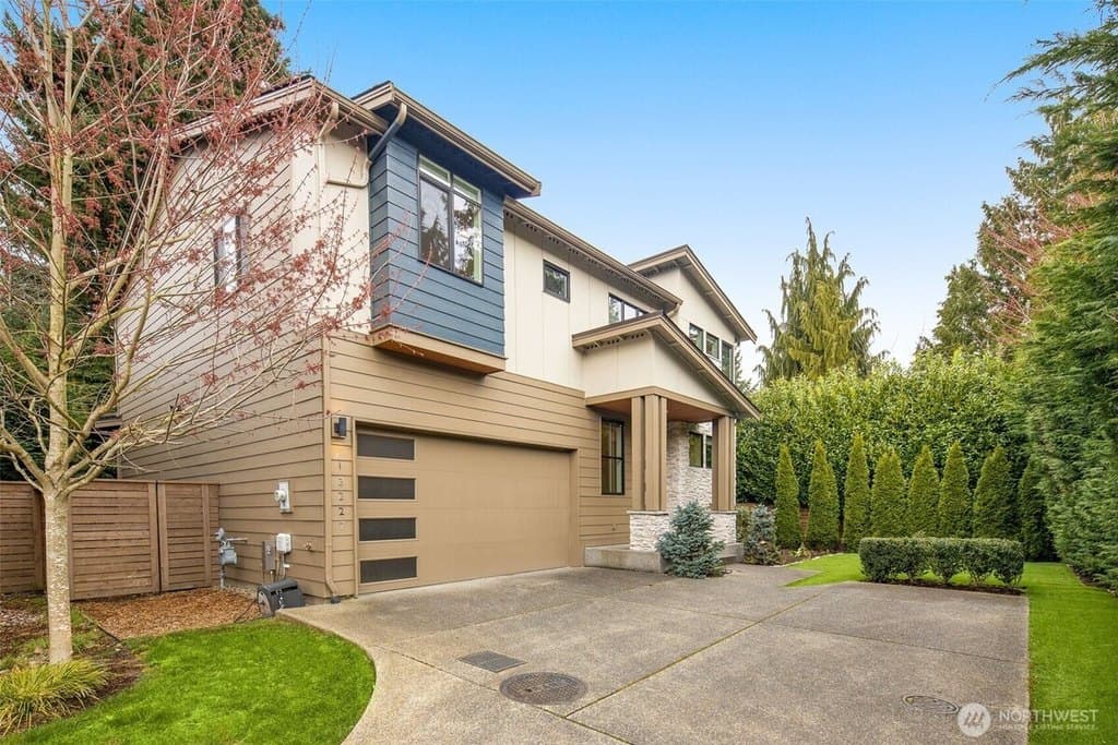 4 bedroom house for sale at 13227 111th Ave NE Kirkland 98034 - $1,799,000