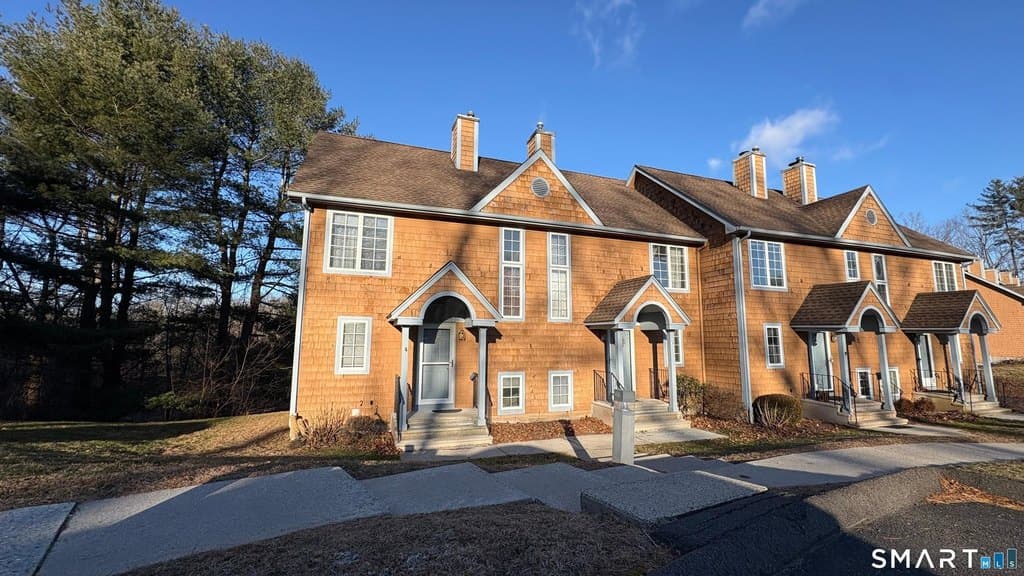 2 bedroom townhouse for sale at 26 Julia Ct Unit 26 Broad Brook - $245,000