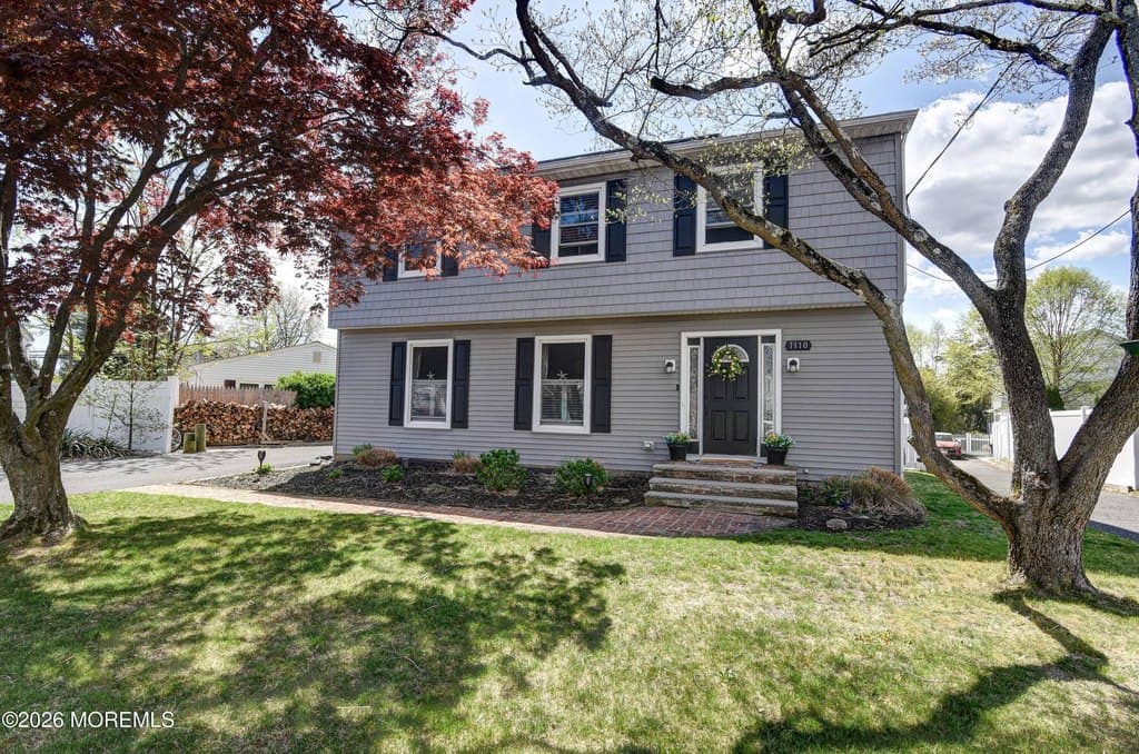 4 bedroom house for sale at 1110 Pine Bluff Ave Point Pleasant 08742 - $874,900