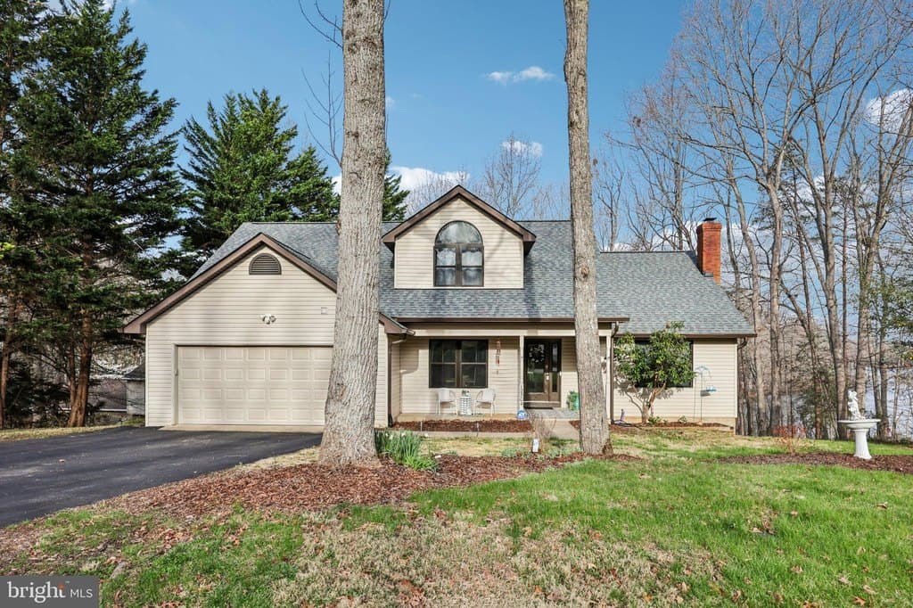 3 bedroom house for sale at 12504 Hawkins Ln Lake Wilderness 22551 - $699,900