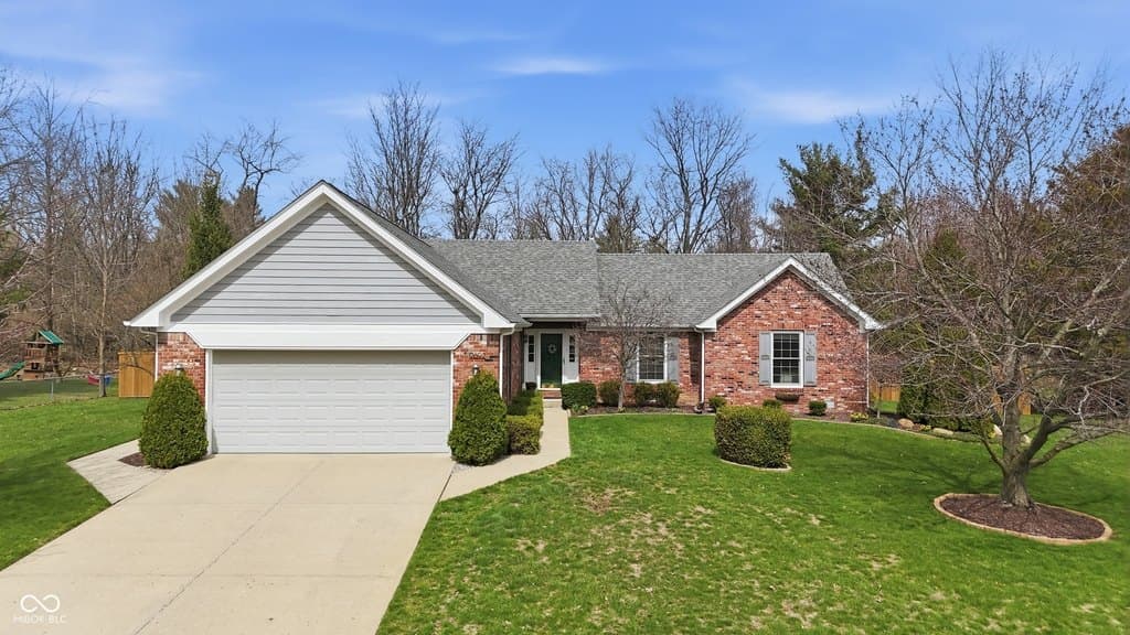 3 bedroom house for sale at 9892 Barth Dr Zionsville 46077 - $475,000