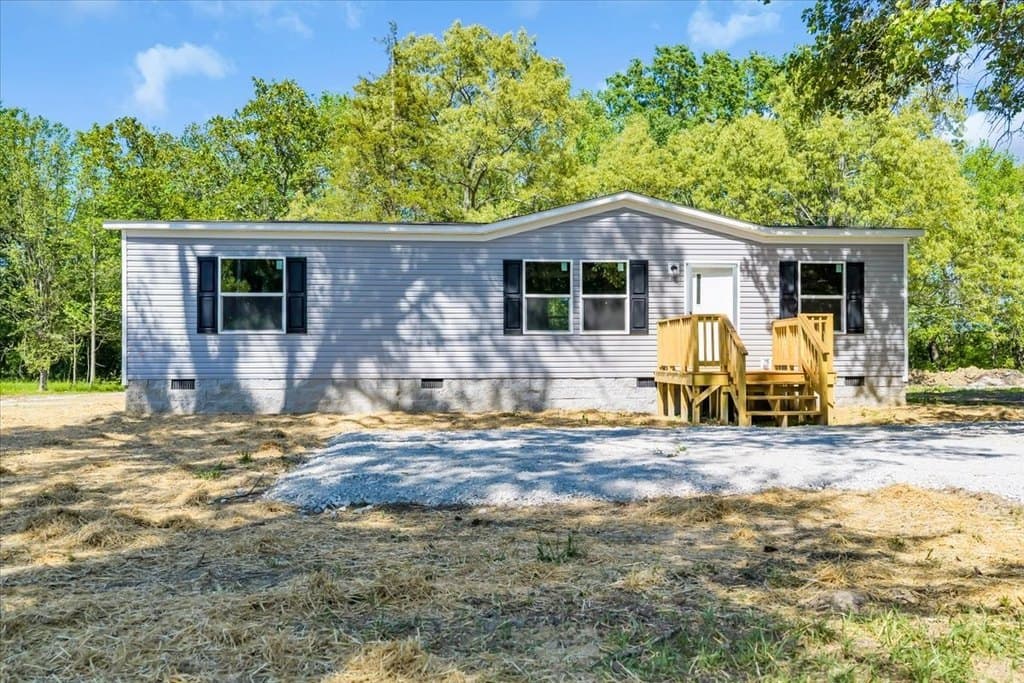 3 bedroom mobile home for sale at 212 Volunteer Ave Manchester 37355 - $199,900