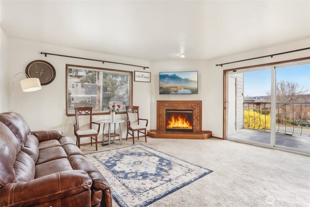 2 bedroom condo for sale at 17440 NE 38th St Apt A201 Redmond 98052 - $545,000
