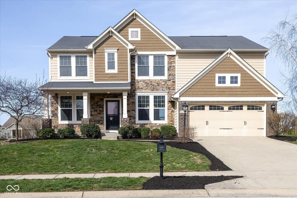 4 bedroom house for sale at 2394 Woodcreek Crossing Blvd Avon 46123 - $535,000