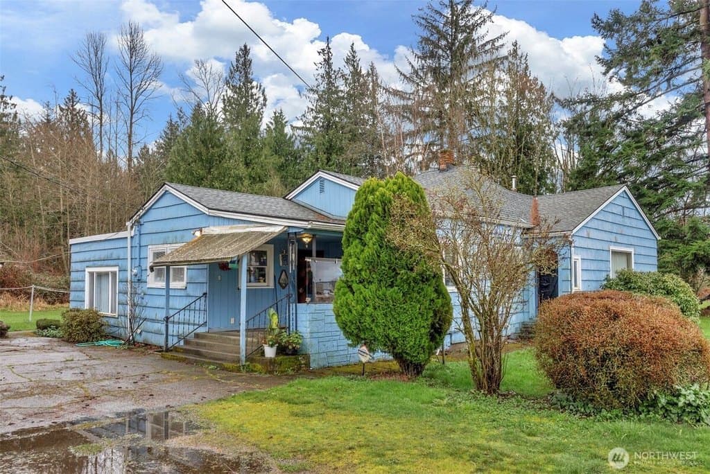 2 bedroom house for sale at 701 N Fruitdale Rd Sedro Woolley 98284 - $499,000