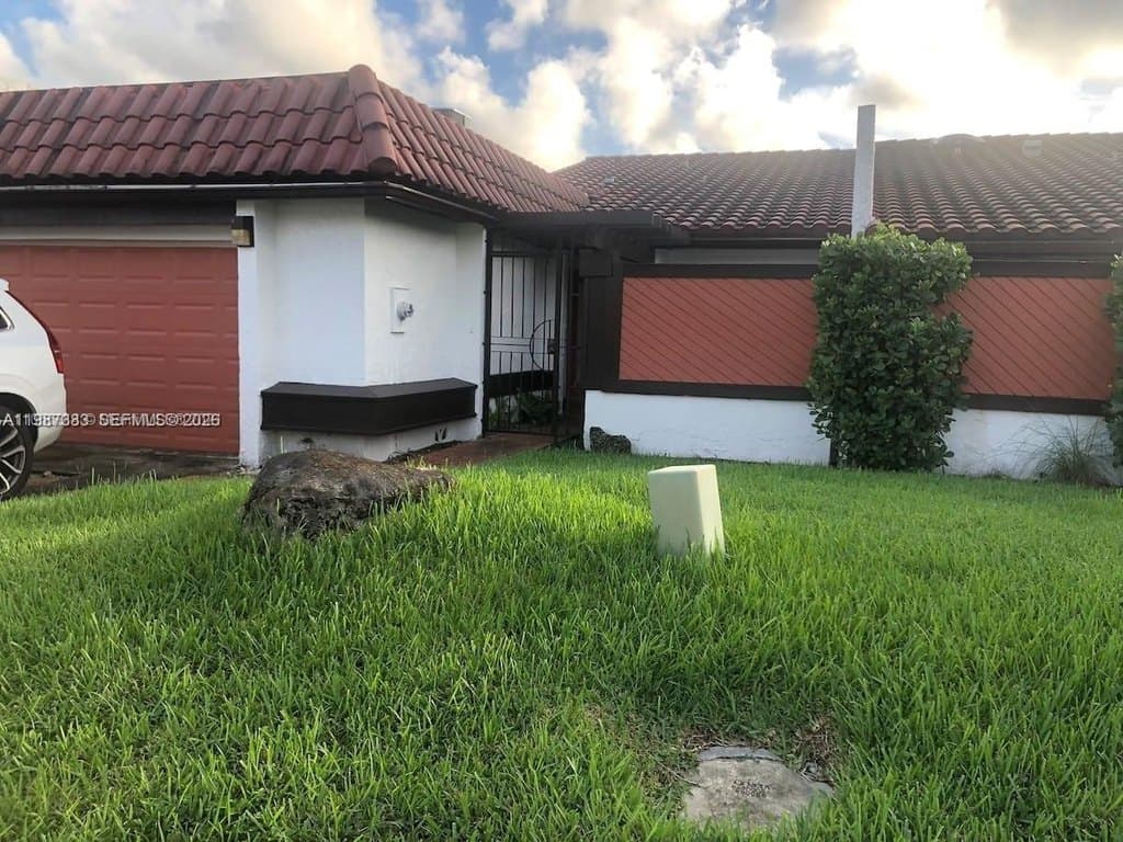 3 bedroom condo townhome rowhome coop for sale at 534 NE 195th St Ives Estates 33179 - $650,000