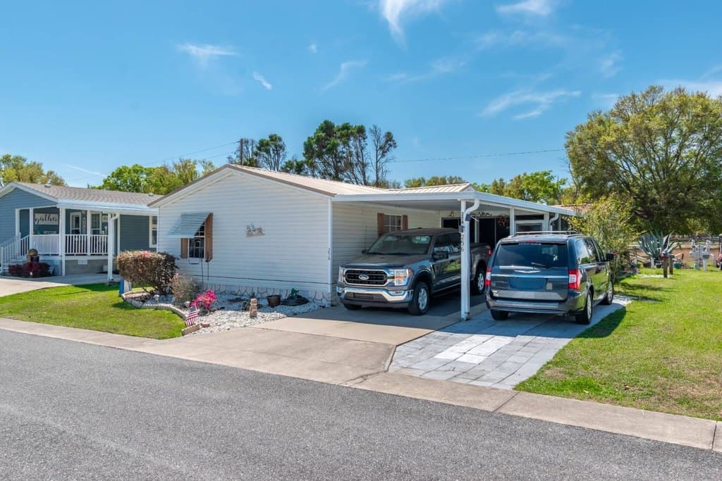 mobile home for sale at 9701 E Highway 25 Lot 256 Belleview - $129,900