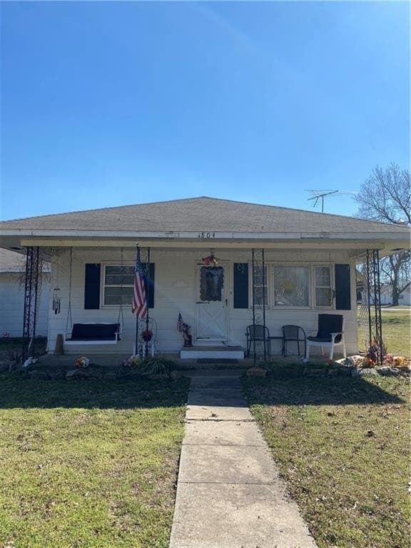 2 bedroom house for sale at 804 E Perry St Arma - $125,000