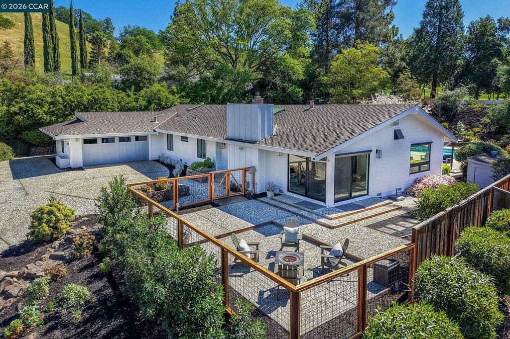 4 bedroom house for sale at 46 Tam O Shanter Rd Alamo - $2,995,000