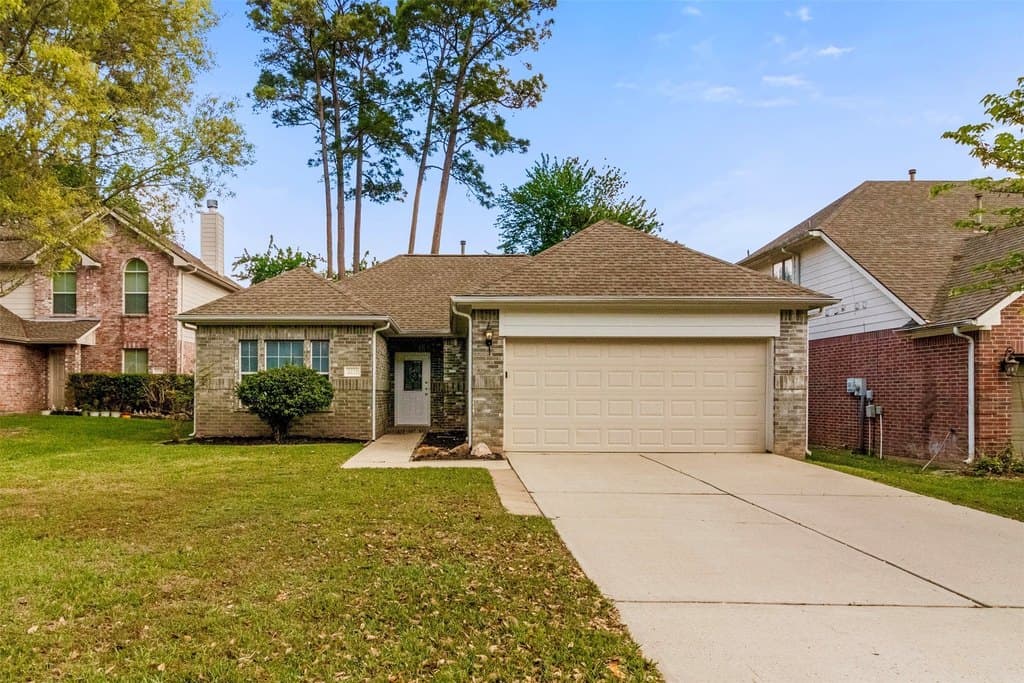 3 bedroom house for sale at 2222 Valley View Xing Conroe 77304 - $250,000