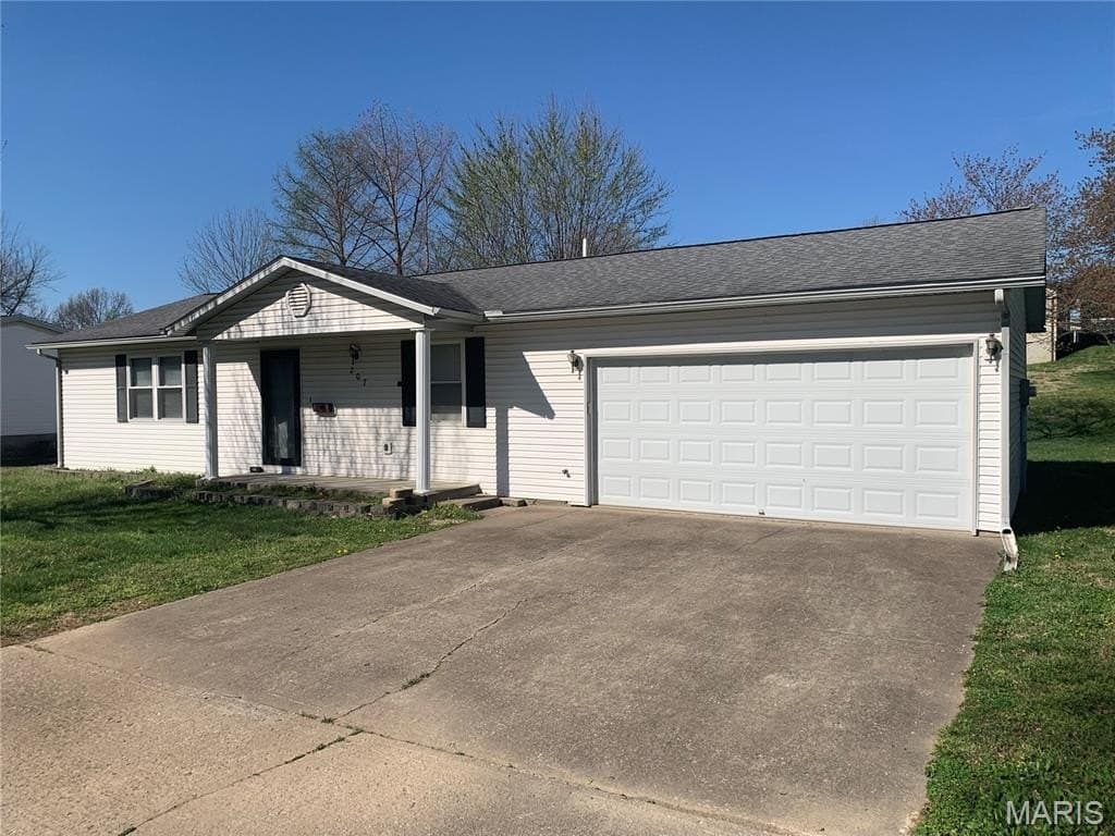 2 bedroom house for sale at 207 Hillvale Dr Cape Girardeau - $189,900