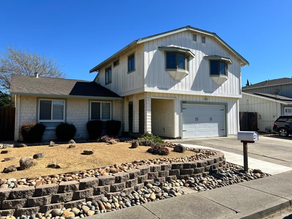 5 bedroom house for sale at 815 Canary Dr Suisun City 94585 - $650,000