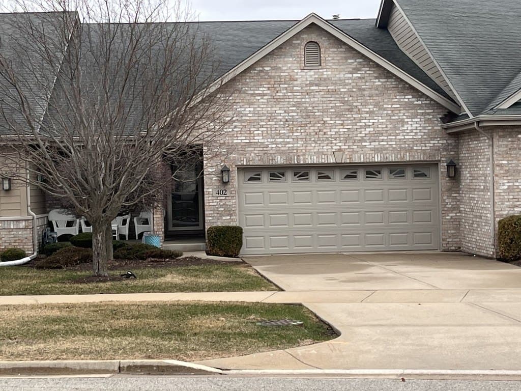 2 bedroom townhouse for sale at 402 Chestnut Ln Unit 0 Beecher - $249,900