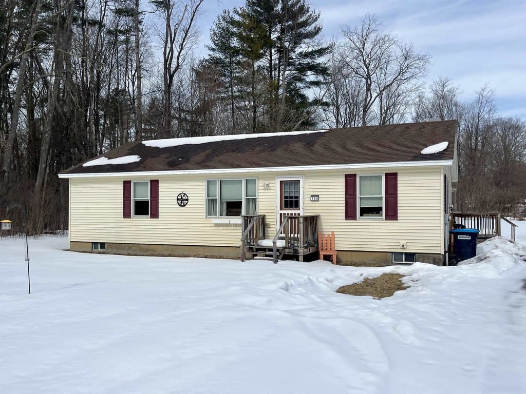 3 bedroom house for sale at 100 Devery Ln Castleton - $285,000