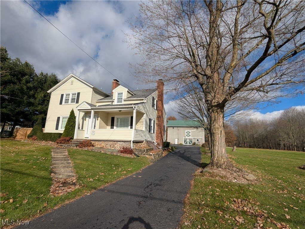 4 bedroom house for sale at 13130 Kinsman Rd Burton - $465,000