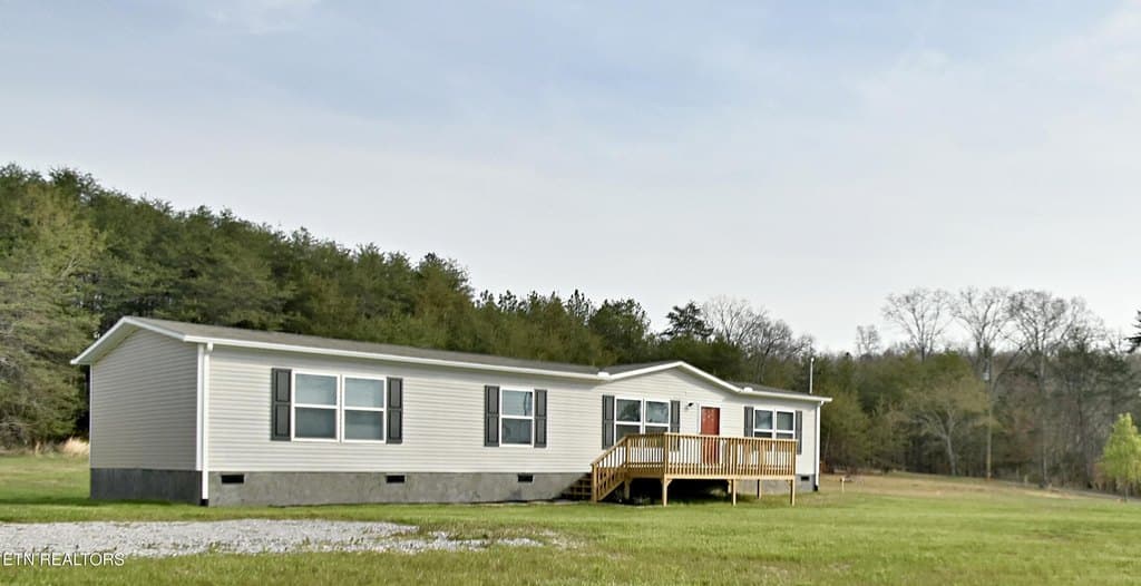 3 bedroom mobile home for sale at 323 Foster Rd Blaine - $295,000