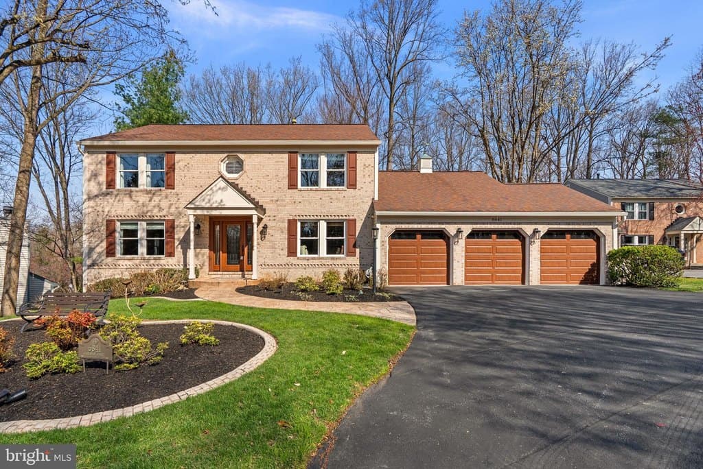 5 bedroom house for sale at 6841 Caravan Ct Columbia 21044 - $875,000