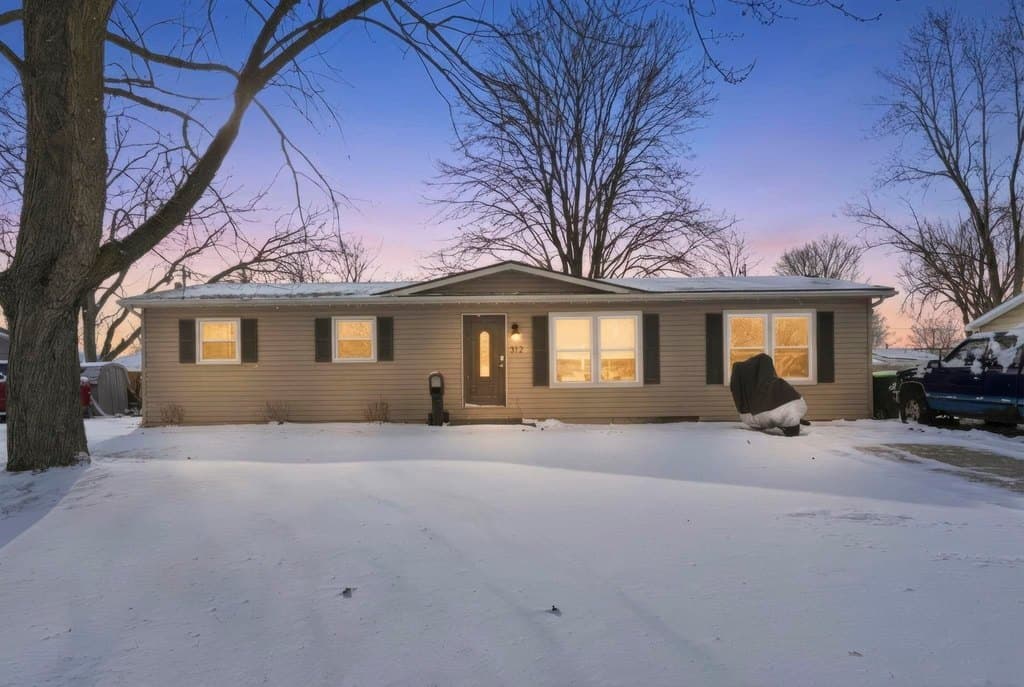 4 bedroom house for sale at 312 N Park Ln Butler - $163,500