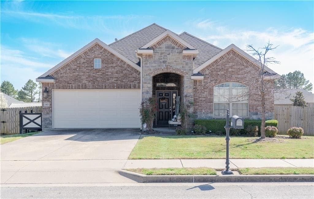 3 bedroom house for sale at 1415 Gooseneck Ln Cave Springs - $435,900