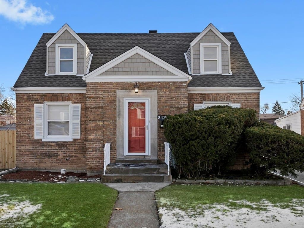 3 bedroom house for sale at 2433 S 17th Ave Broadview - $299,900