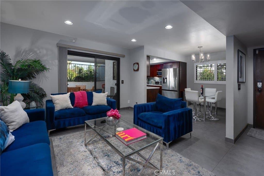 2 bedroom condo for sale at 5301 E Waverly Dr Unit 211 Palm Springs 92264 - $435,000