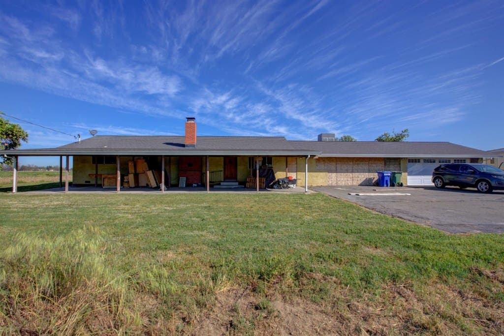 2 bedroom house for sale at 3725 W Simmons Rd Turlock 95380 - $899,000