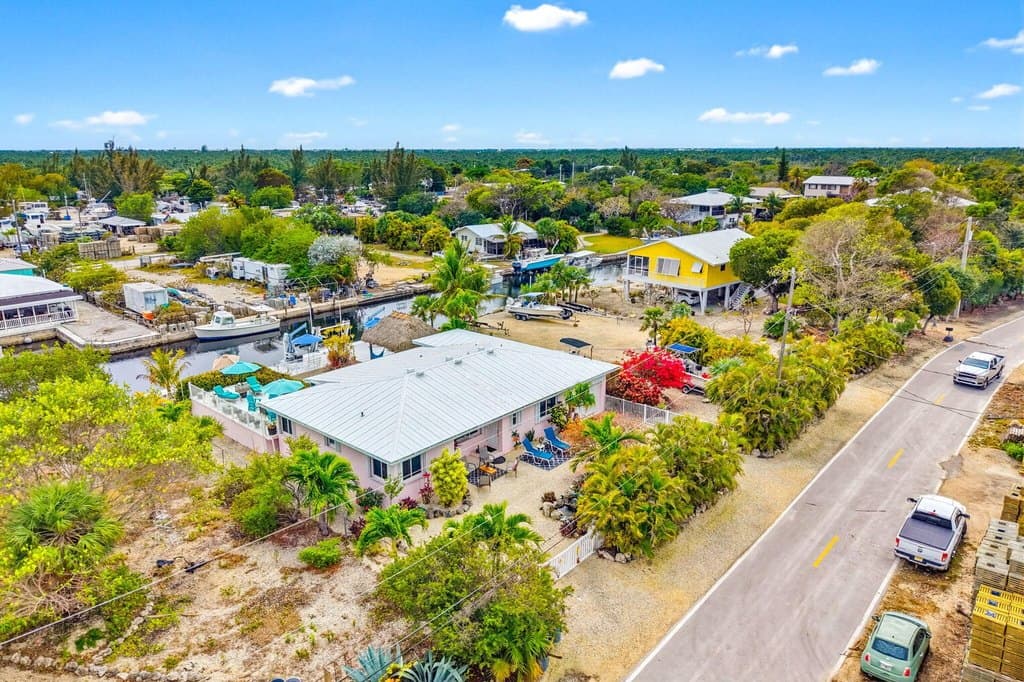3 bedroom house for sale at 29534 Geraldine St Big Pine Key - $1,195,000