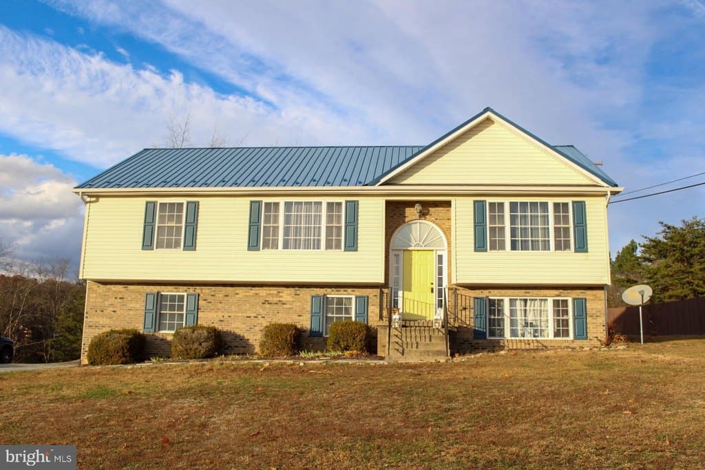 5 bedroom house for sale at 68 Scenic Dr Capon Bridge - $389,000