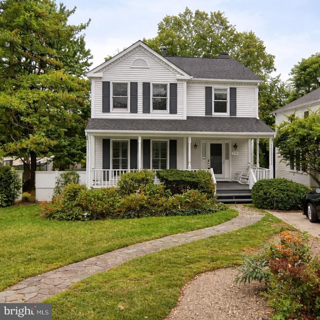 4 bedroom house for sale at 2300 Warren Ct Silver Spring 20910 - $925,000