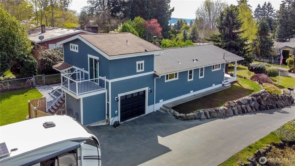 3 bedroom house for sale at 215 SW 183rd St Normandy Park 98166 - $878,000