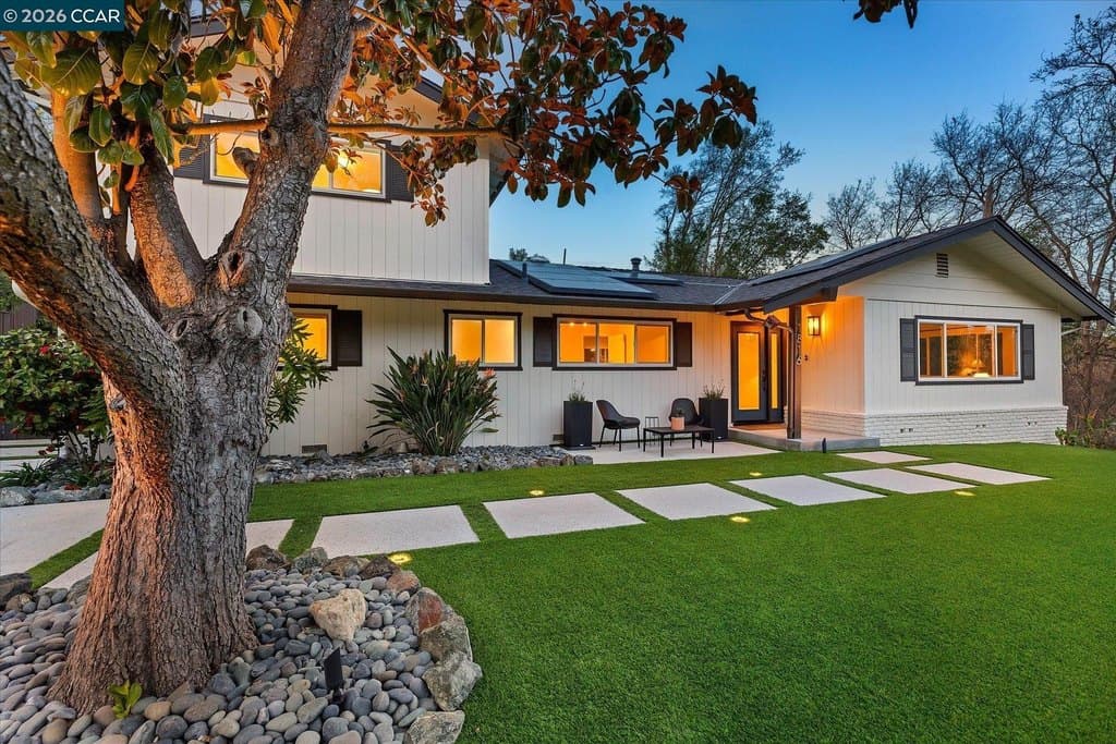 5 bedroom house for sale at 1816 Meadow Ln Castle Hill - $2,195,000