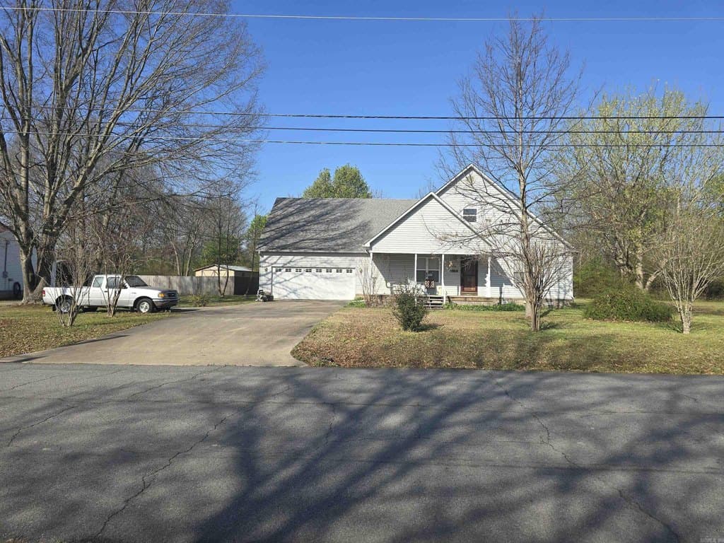 3 bedroom house for sale at 831 N Beech St Beebe - $225,000