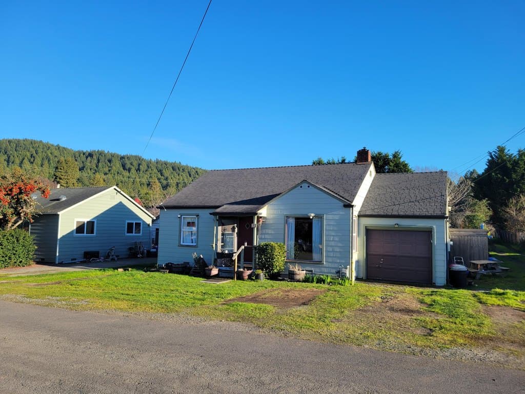 2 bedroom house for sale at 530 J St Blue Lake - $439,500