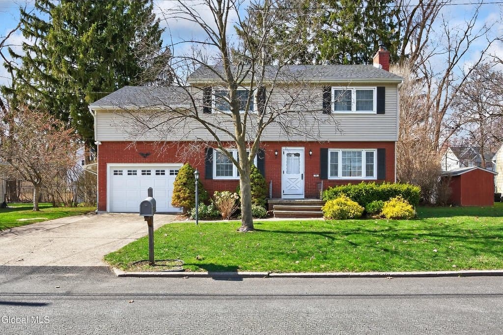 5 bedroom house for sale at 25 Alfred Dr Albany - $439,000