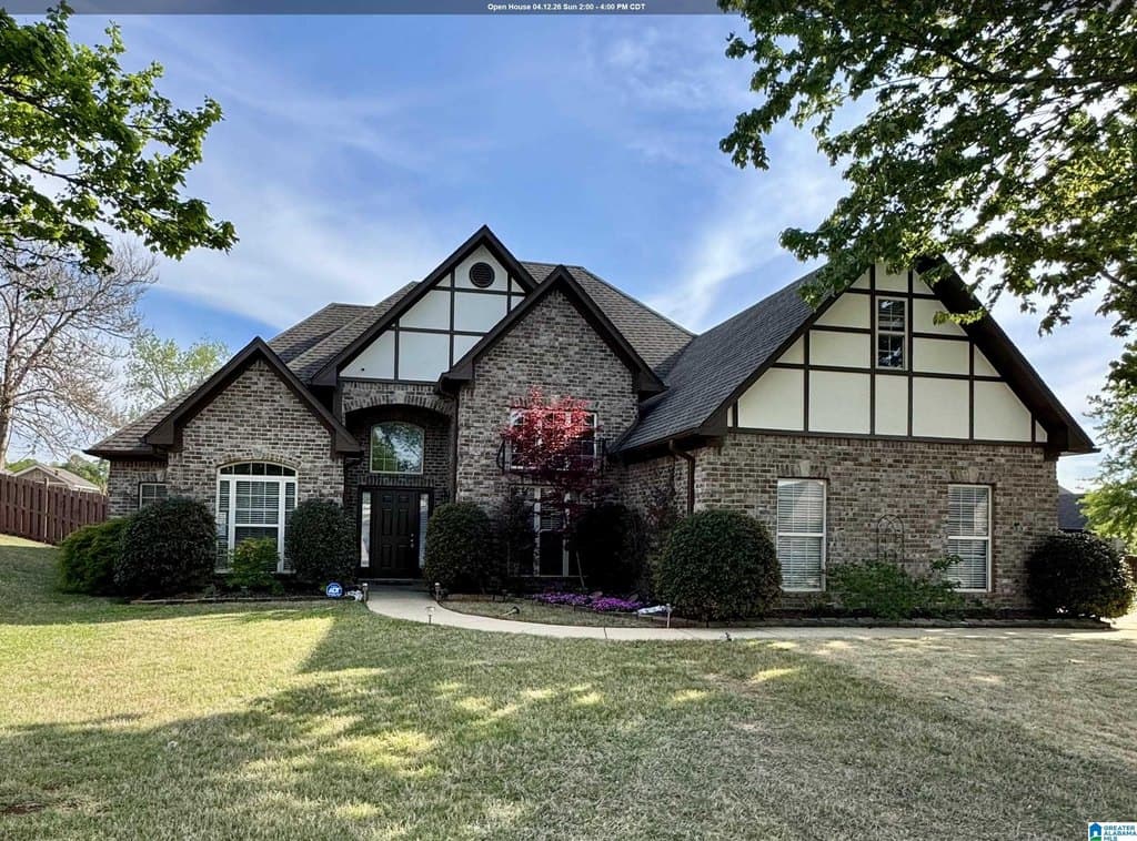 3 bedroom house for sale at 121 Tanglewood Dr Alabaster - $345,000