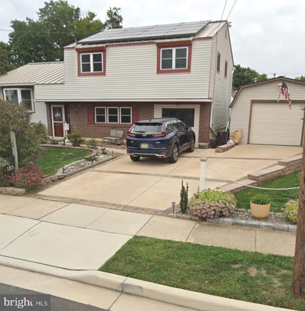 5 bedroom house for sale at 125 Colonial Rd Beverly - $430,000