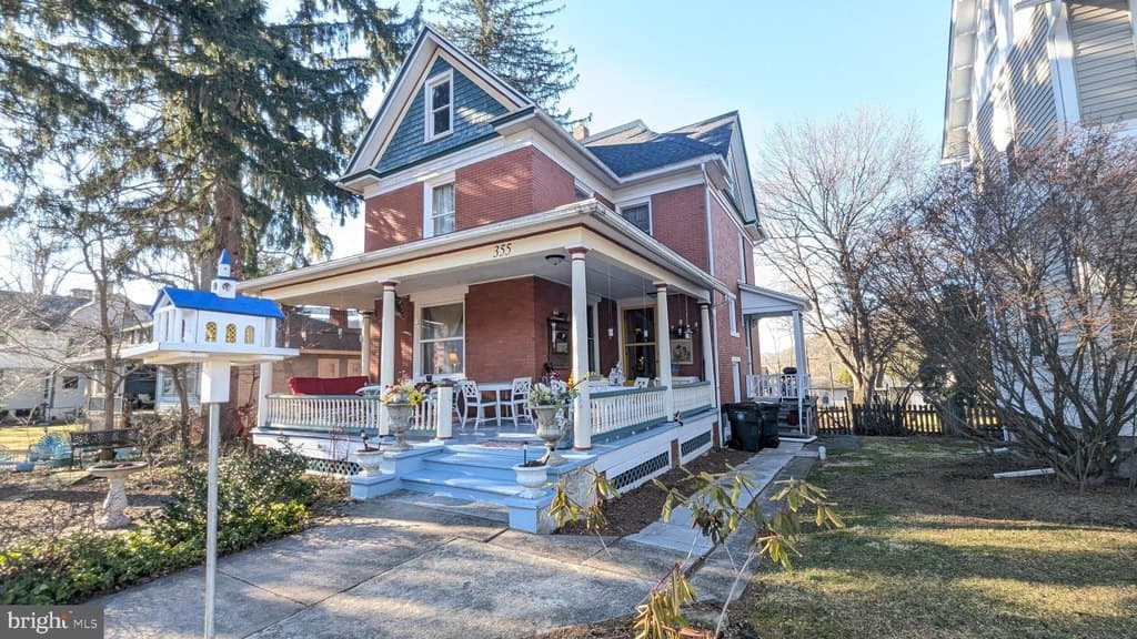 4 bedroom house for sale at 355 E Curtin St Bellefonte - $399,000