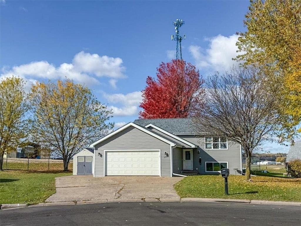 3 bedroom house for sale at 695 Willow St Baldwin - $305,000