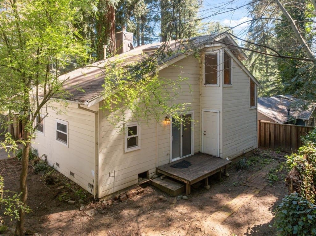 2 bedroom house for sale at 8965 Redwood Dr Ben Lomond - $535,000