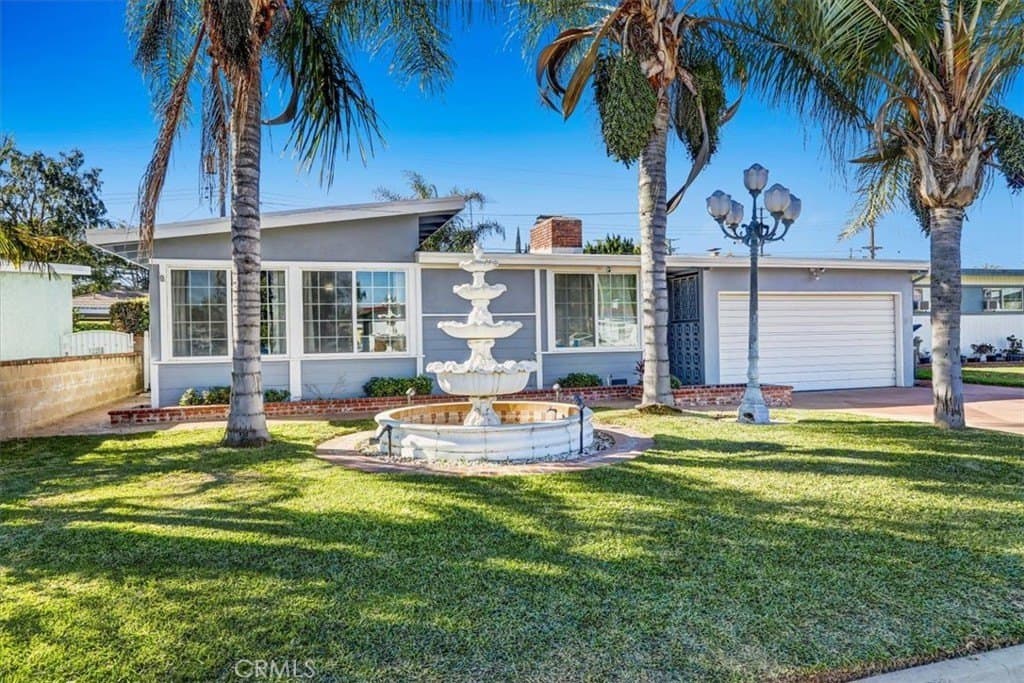 4 bedroom house for sale at 9420 Hoback St Bellflower - $849,900