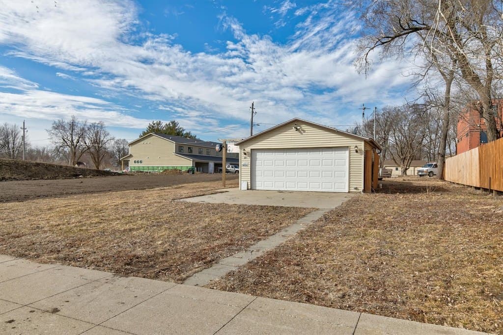 house for sale at 304 SE Main St Grimes 50111 - $150,000