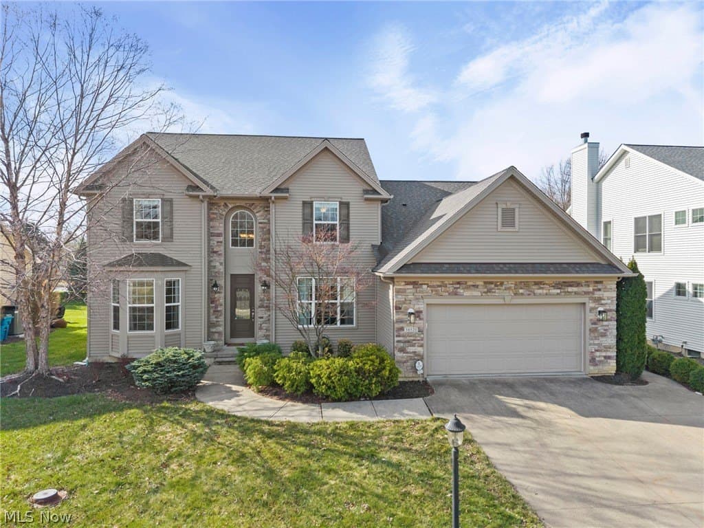 3 bedroom house for sale at 38521 Berkshire Ave Avon 44011 - $569,000